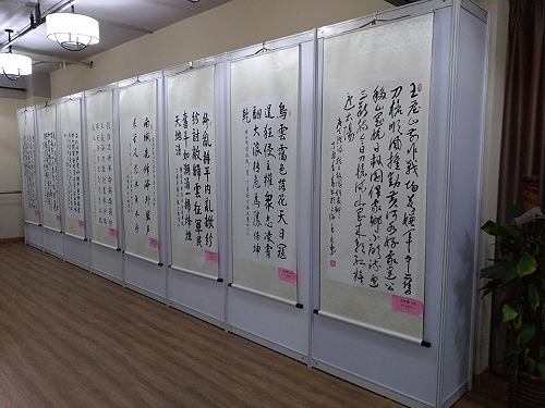 上海挂画1X2.5米白色展板租售安装