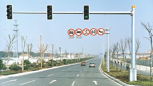 哈尔滨交通信号灯杆