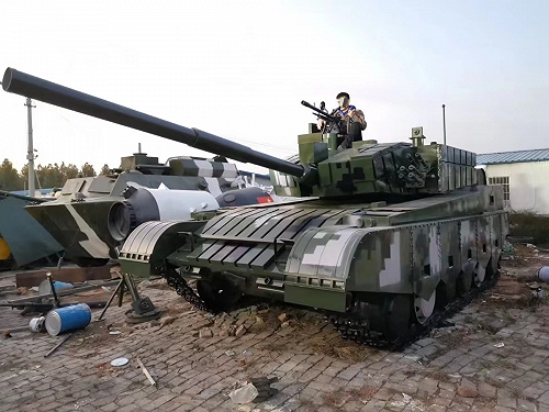 河南周口軍事展基地 坦克模型可開動